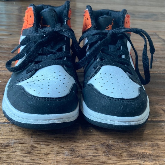 Nike Air Jordan Youth sz 1 Shattered Backboard Orange/Black Hightops - Picture 8 of 11